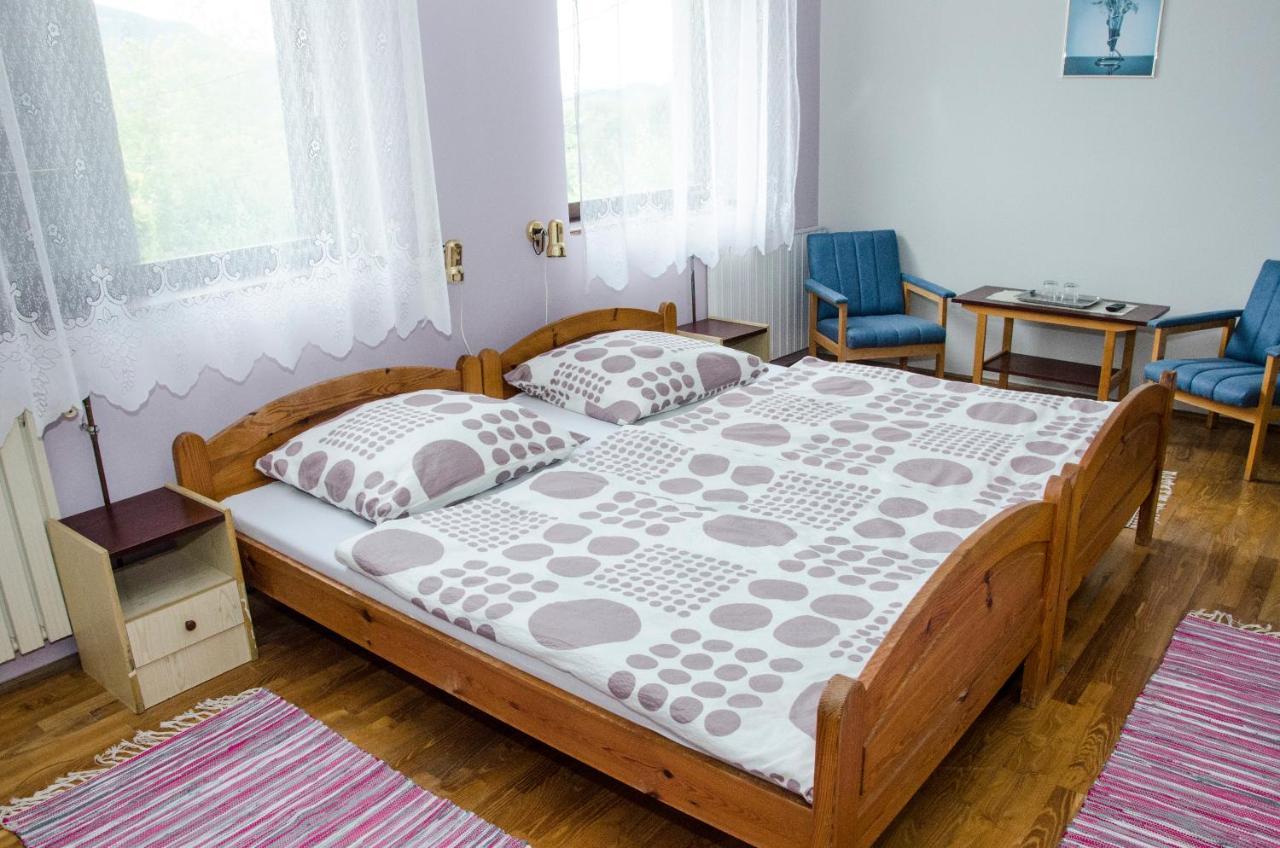 Pigál Panzió Bed and Breakfast Badacsonyörs Exterior foto